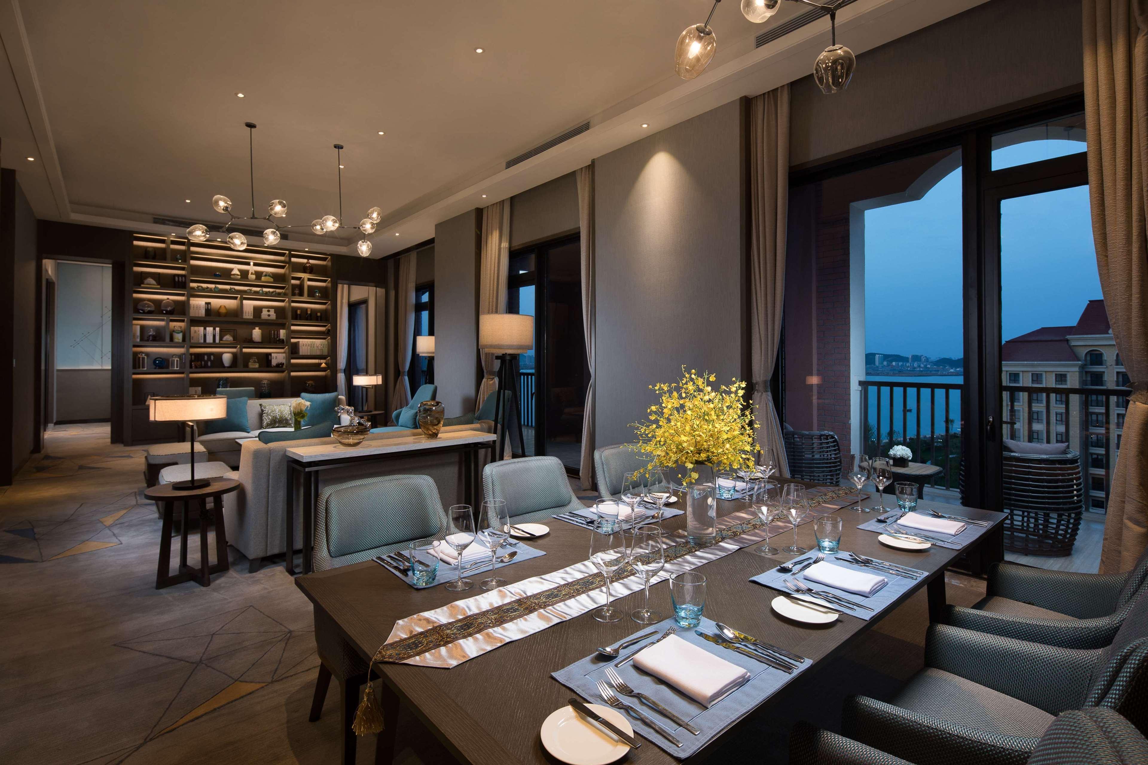 Doubletree By Hilton Qingdao Oriental Movie Metropolis Otel Dış mekan fotoğraf